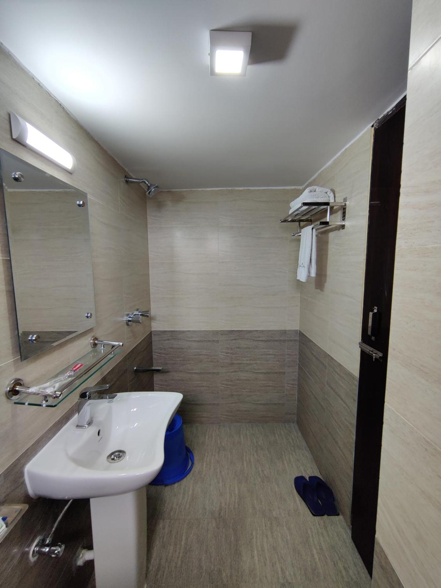 Hotel Sea Moon Cox's Bazar Dış mekan fotoğraf